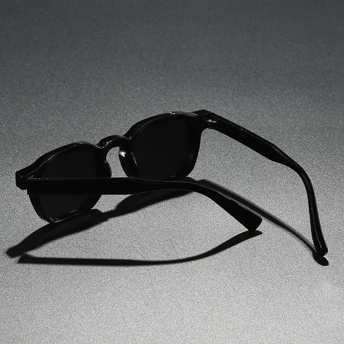 Niles Everyday Sculpted Square Sunglasses | Emory & Blanc