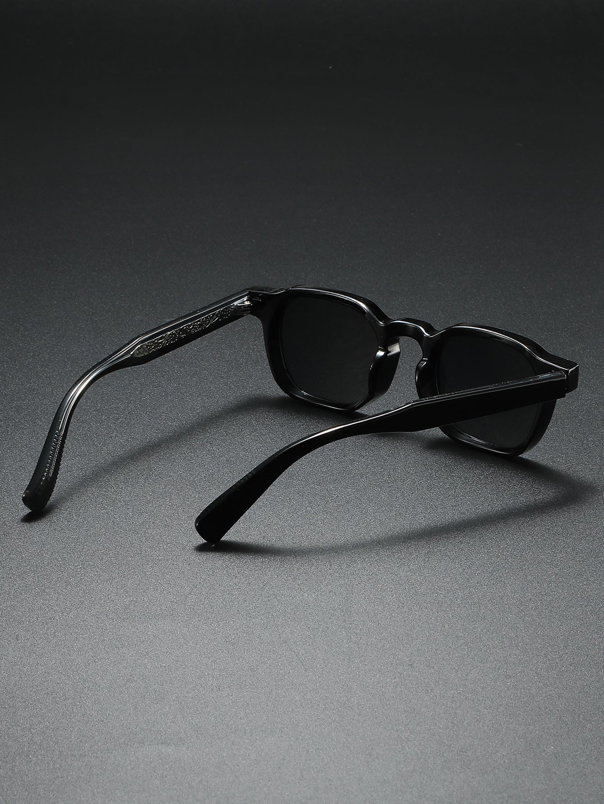 Corin Comfort Keyhole Sunglasses | Emory & Blanc