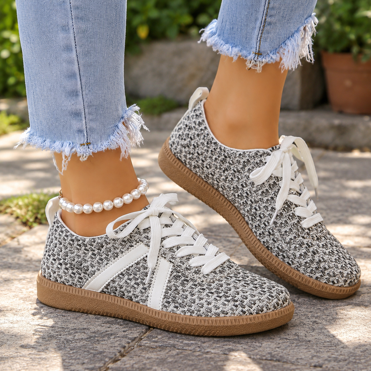 Darby Cushioned Walking Sneakers | Emory & Blanc