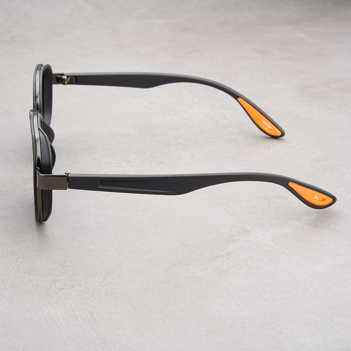 Elian Lightweight Faceted Sunglasses | Emory & Blanc