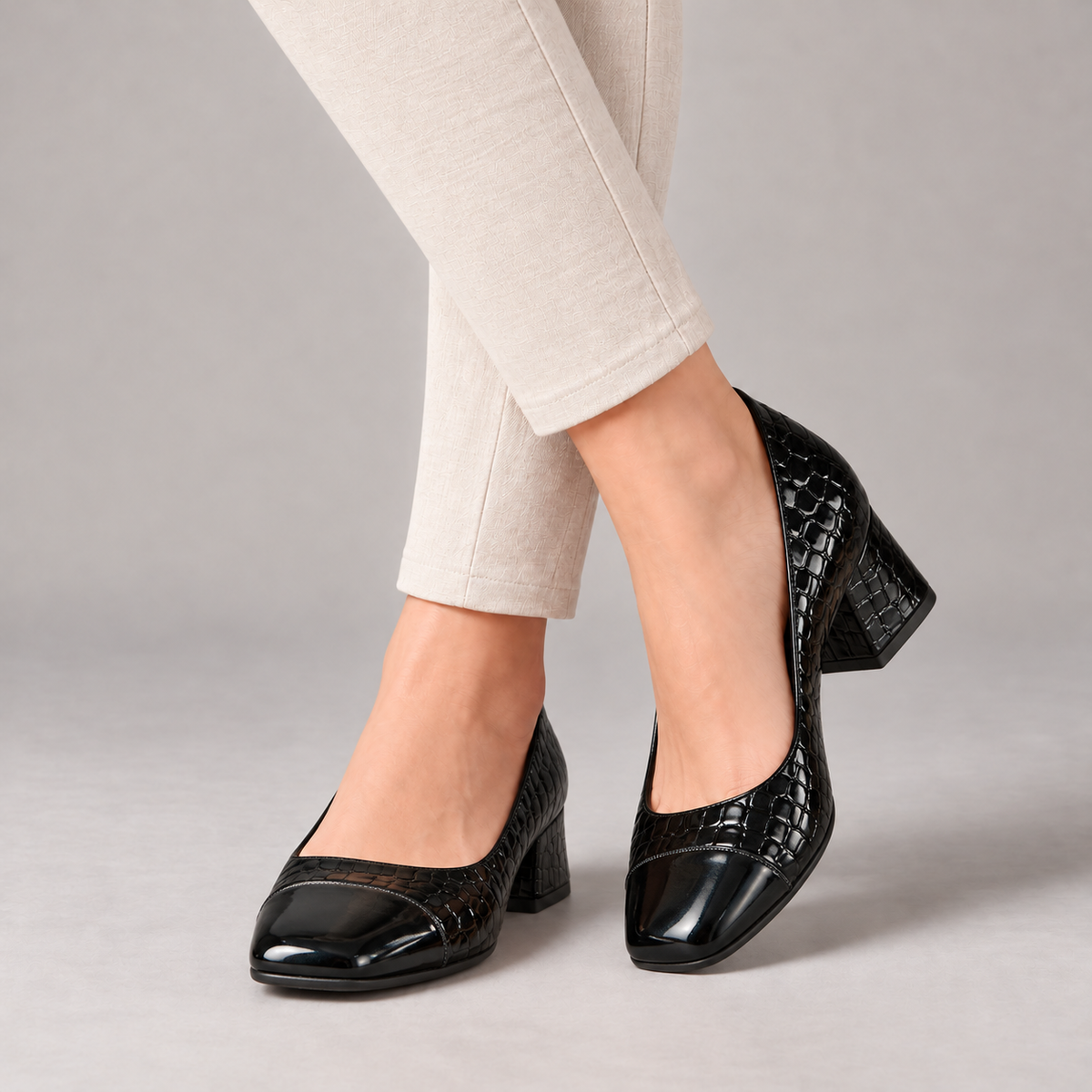 Leila Comfort Block Heel Pumps — Black | Emory & Blanc