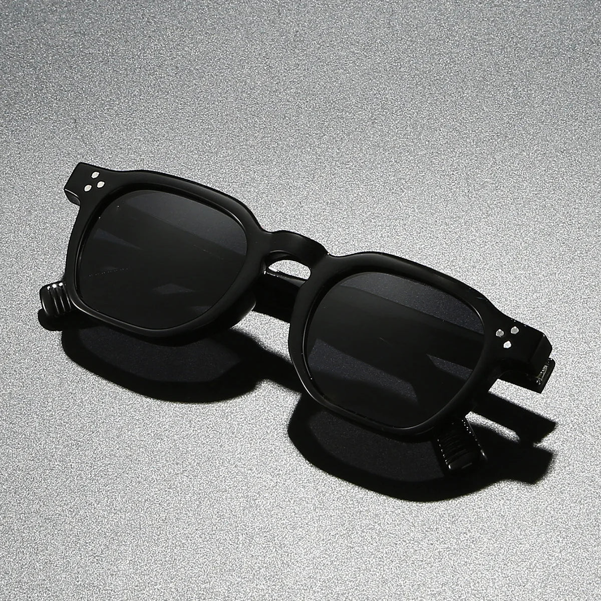 Niles Everyday Sculpted Square Sunglasses | Emory & Blanc