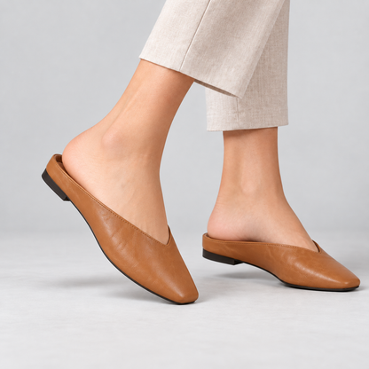 Noelle V-Cut Mule | Emory & Blanc