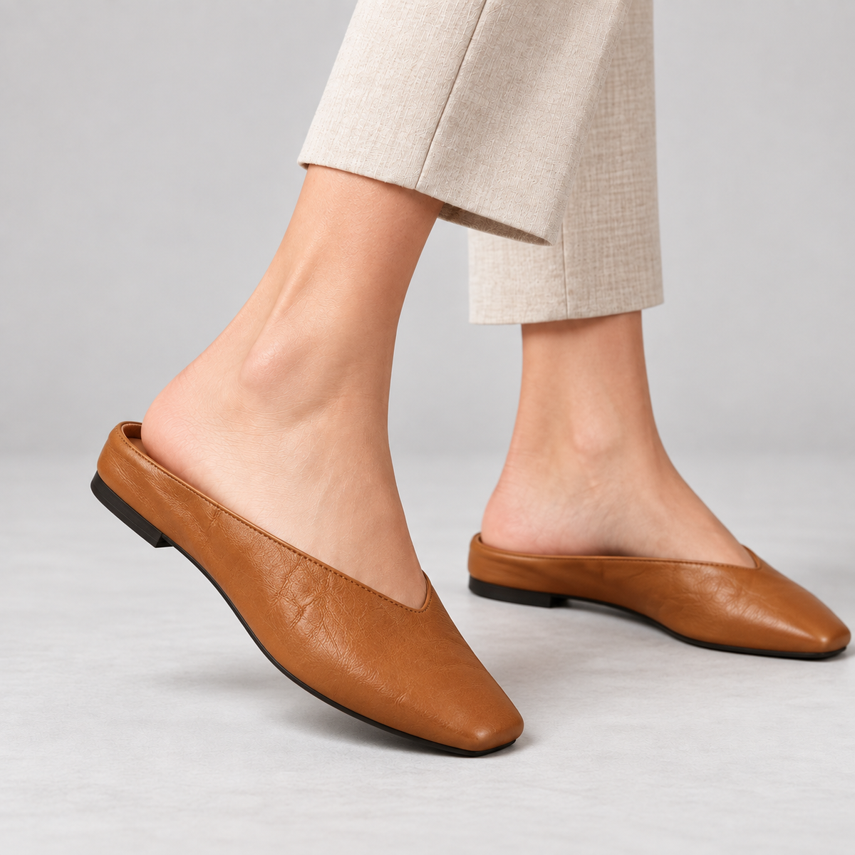 Noelle V-Cut Mule | Emory & Blanc