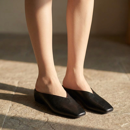 Noelle V-Cut Mule | Emory & Blanc