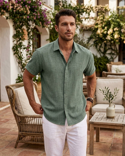 Oliver Heritage – Short Sleeve lifestyle hotel courtyard
