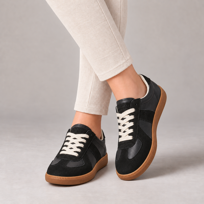 Ophelia Leather Low-Top Sneakers, Rounded Toe — Black (Dx 36 48) | Emory & Blanc