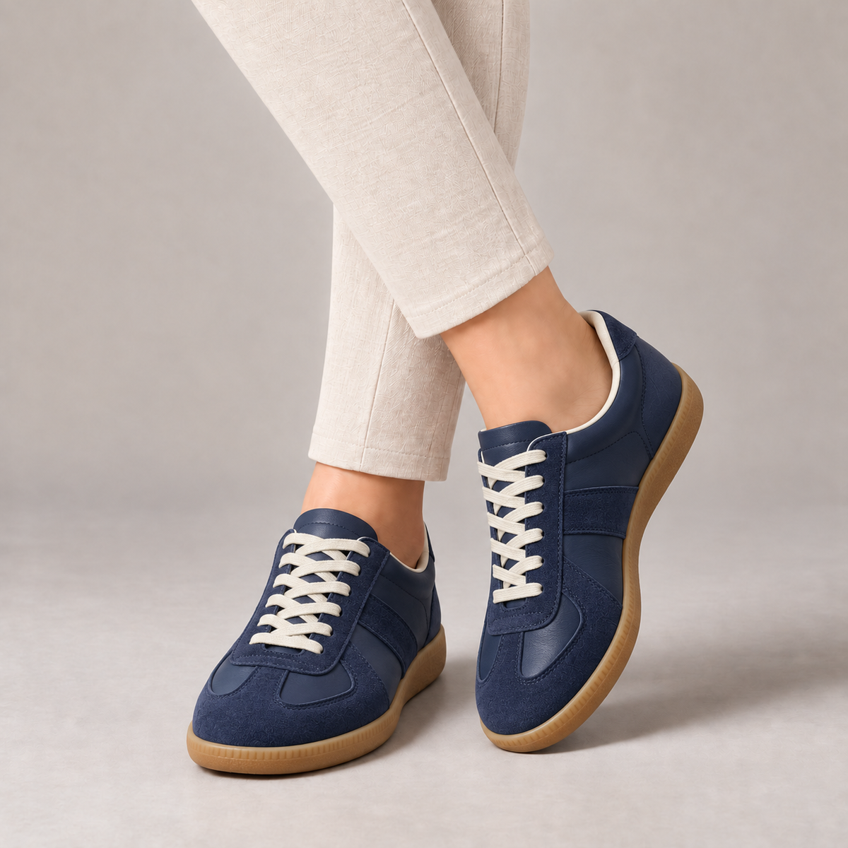 Ophelia Leather Low-Top Sneakers, Rounded Toe — Blue (Dx ) | Emory & Blanc