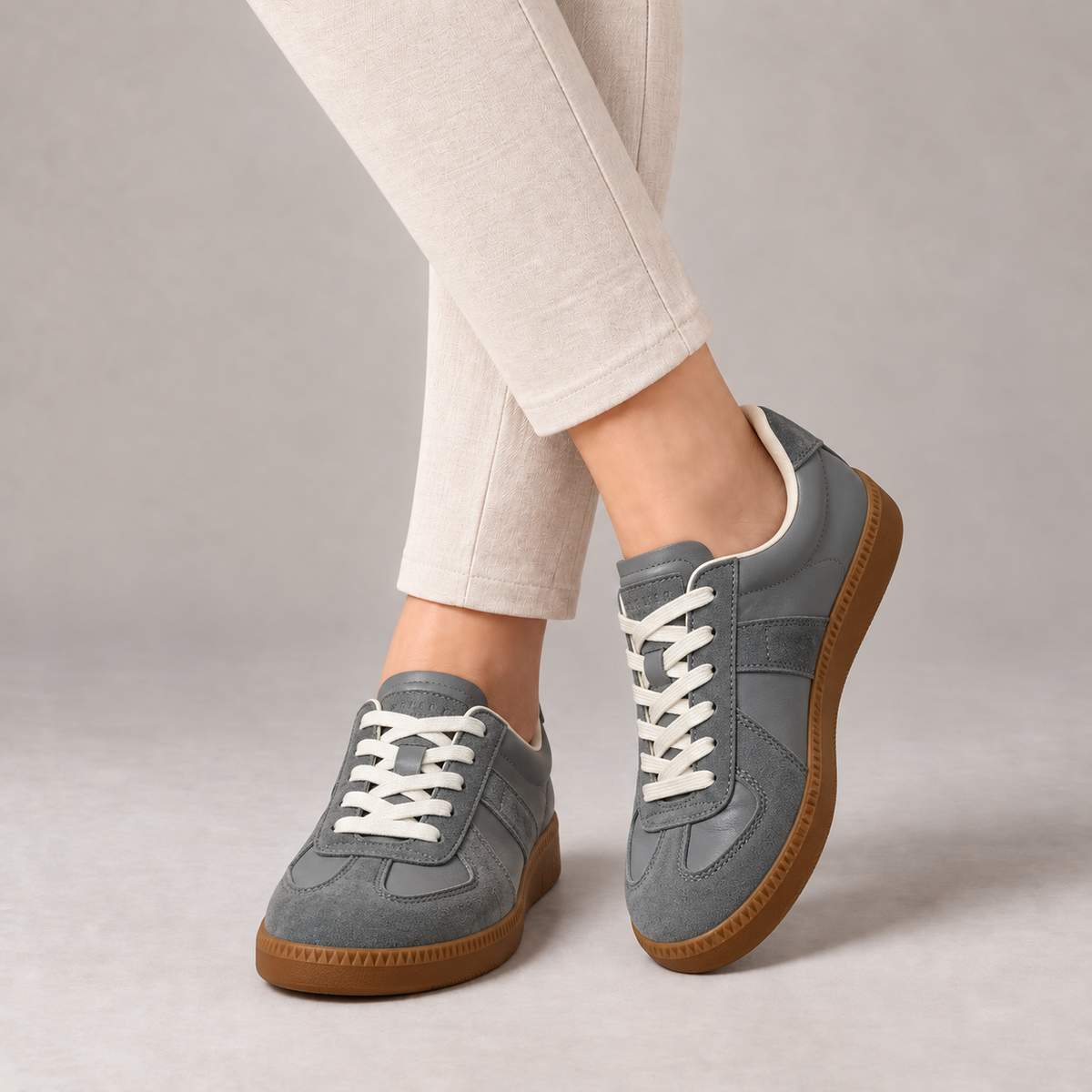Ophelia Leather Low-Top Sneakers, Rounded Toe — Gray (Dx 36 48) | Emory & Blanc