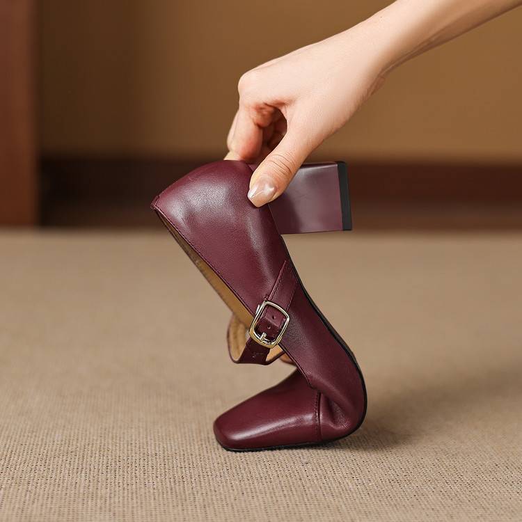 The Varenna Square-Toe Heel - product image 7