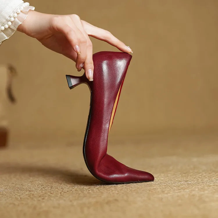 The Vienna Pointed Pump image 3