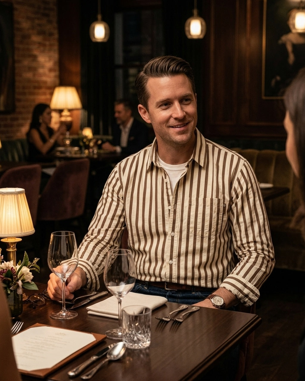 Midtown Button-Up lifestyle image date night restaurant