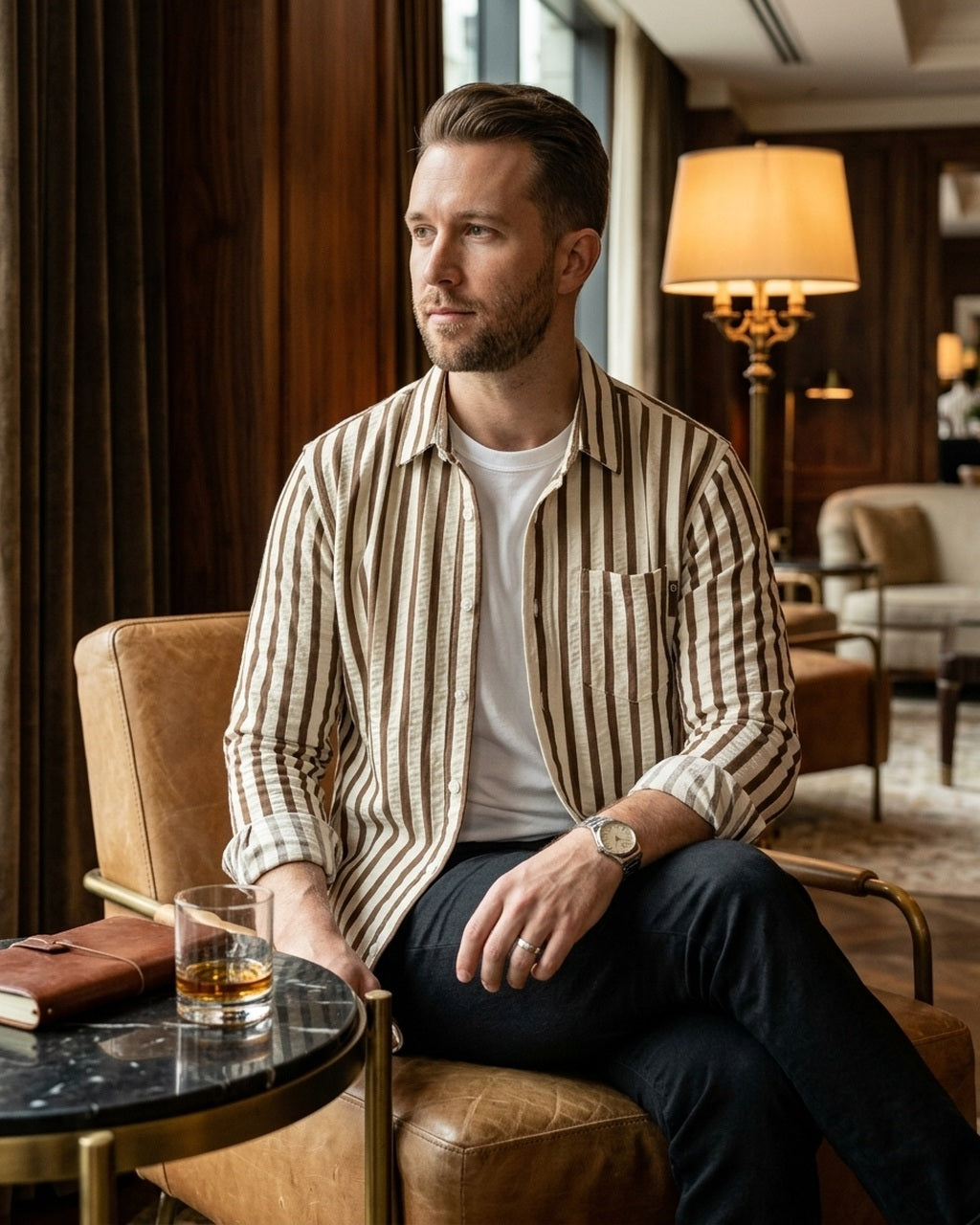 Midtown Button-Up lifestyle image hotel lounge